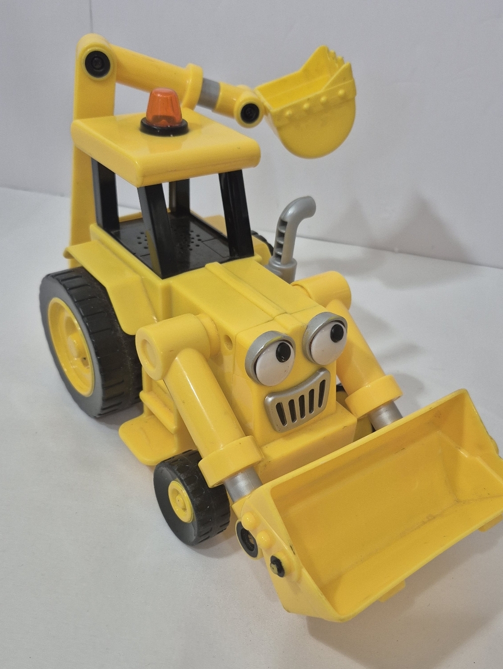 2001 Hasbro Bob the Builder Electronic Talking SCOOP 14" Toy Truck TESTED Talks+